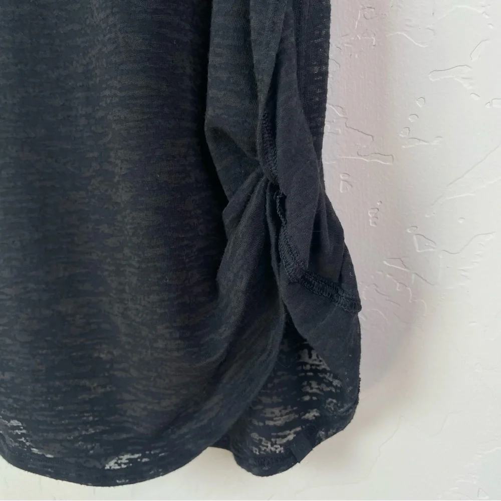 lululemon athletica women’s two round